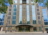 Building Photo - Great price on 9th Floor of Encore Building Downtown Nashville. One Bed One Bath. Resort style am...