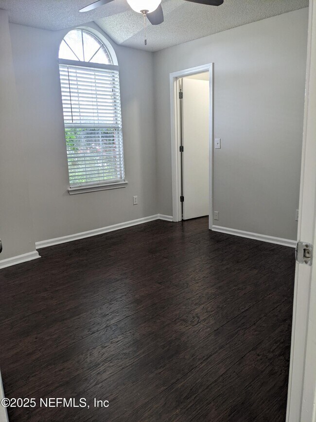 Building Photo - 13576 Capistrano Dr S