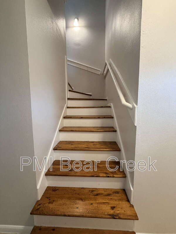 Building Photo - 6407 Waldron Dr
