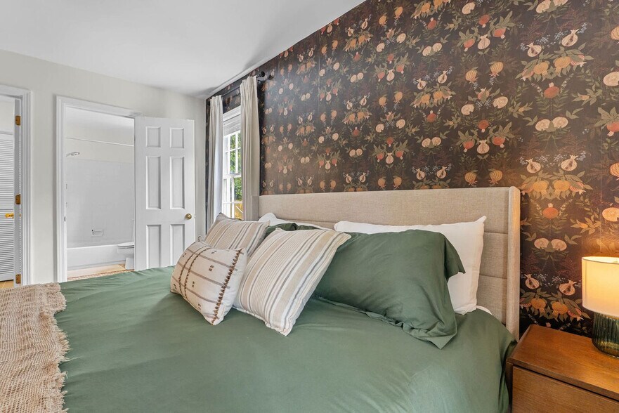 Building Photo - 1516 Maple St