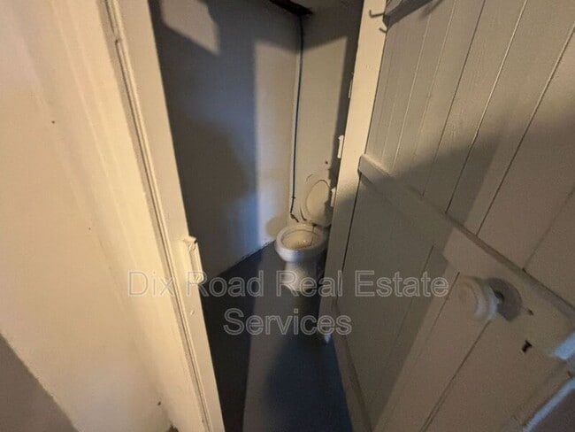 Building Photo - 107 Edgewood Ave