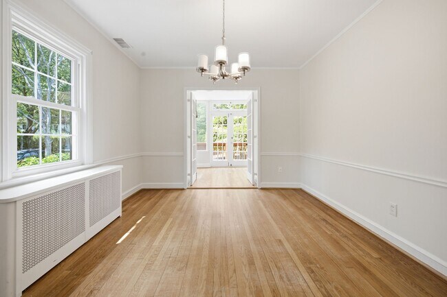Building Photo - 1500 44th St NW