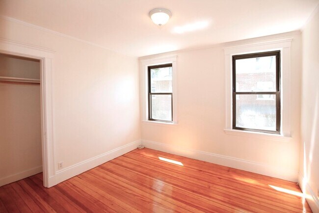 Building Photo - 508 Heath St