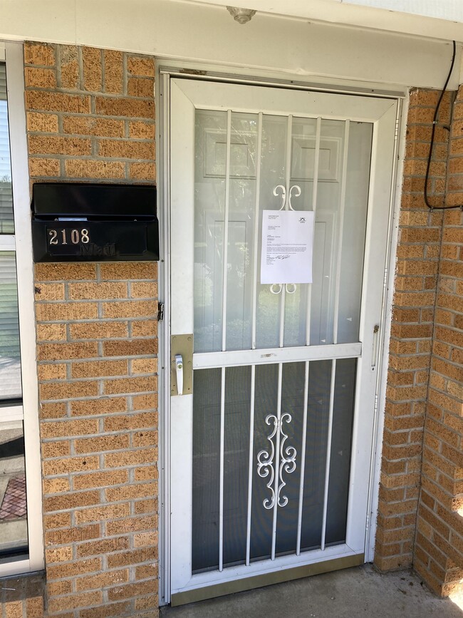 Building Photo - 2108 Independence St