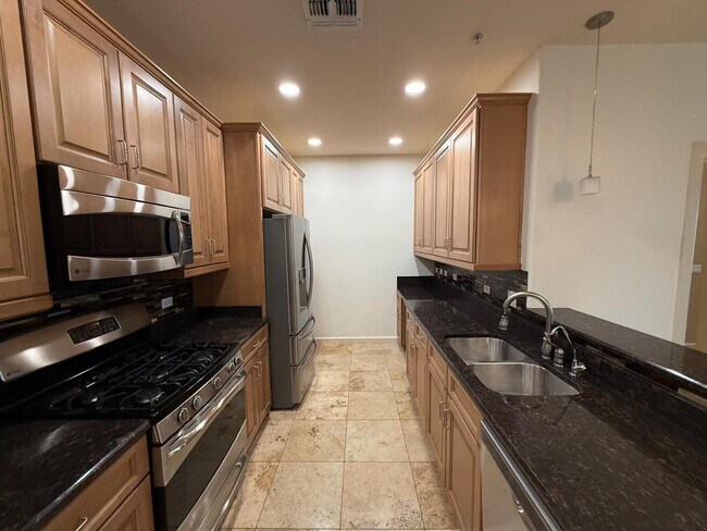 Building Photo - 7291 N Scottsdale Rd