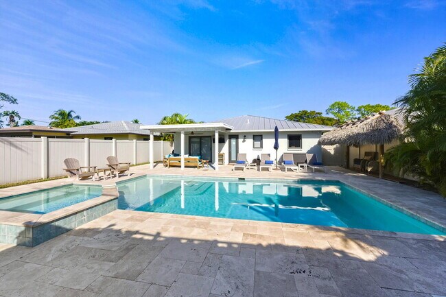 Building Photo - Naples Park PET FRIENDLY POOL HOME - 3BDRM. 2 BATHS