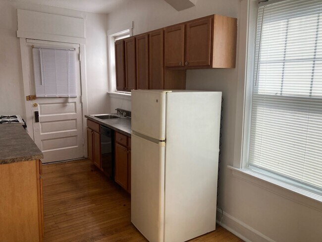 Building Photo - 4402 N Rockwell St