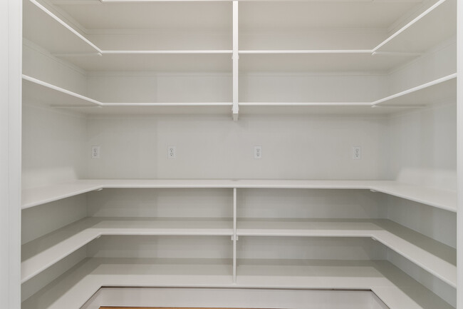 Building Photo - 4646 S Selatir Way