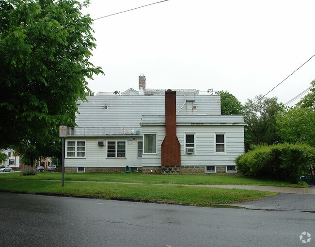 Building Photo - 81 Lake Ave