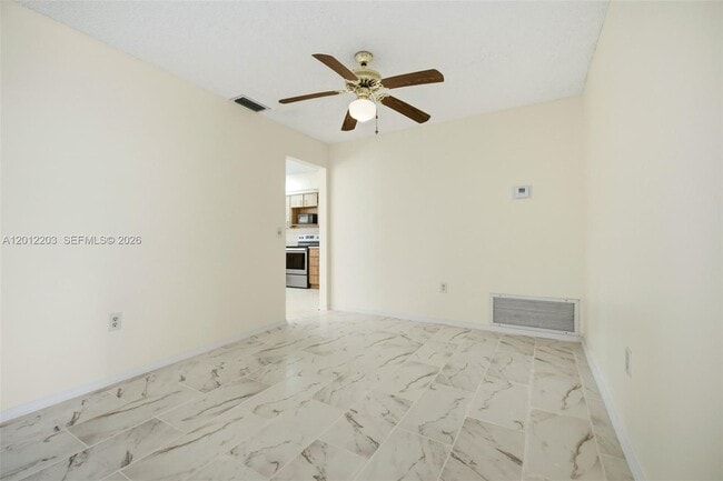 Building Photo - 920 NW 92nd Ave