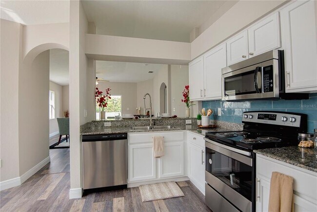 Building Photo - 8002 Carriage Pointe Dr