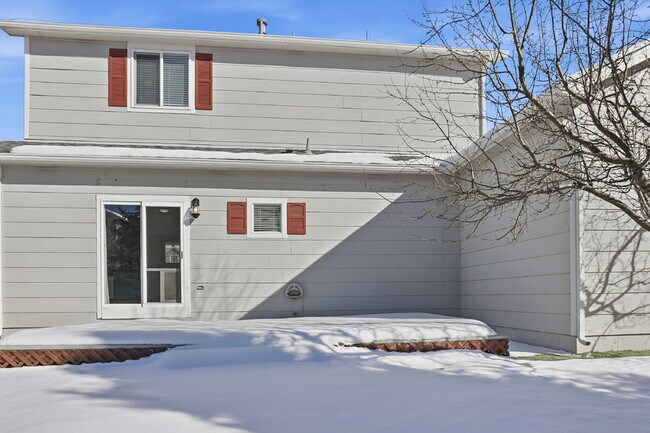 Building Photo - $2,340.95 with $300 off the first month's rent- 3 Bedrooms, 2.2 Bathrooms, Single Family Home in ...