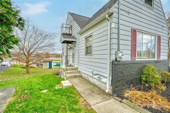 Building Photo - 1070 Gravel Rd