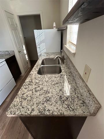 Building Photo - 418 Hallvale Dr