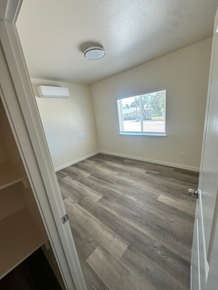 Building Photo - 7653 Skyway
