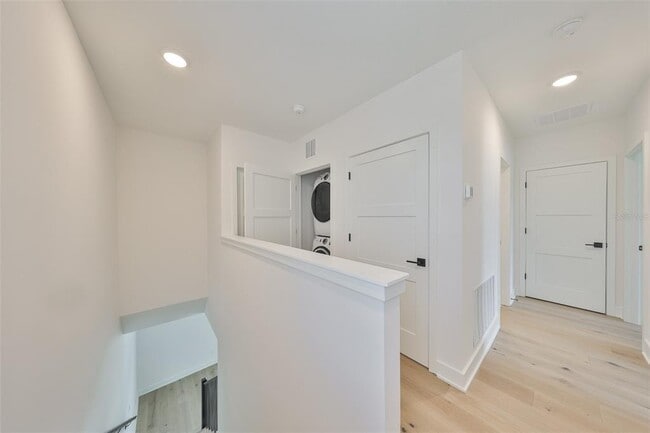 Building Photo - 1314 1/2 W Lemon St