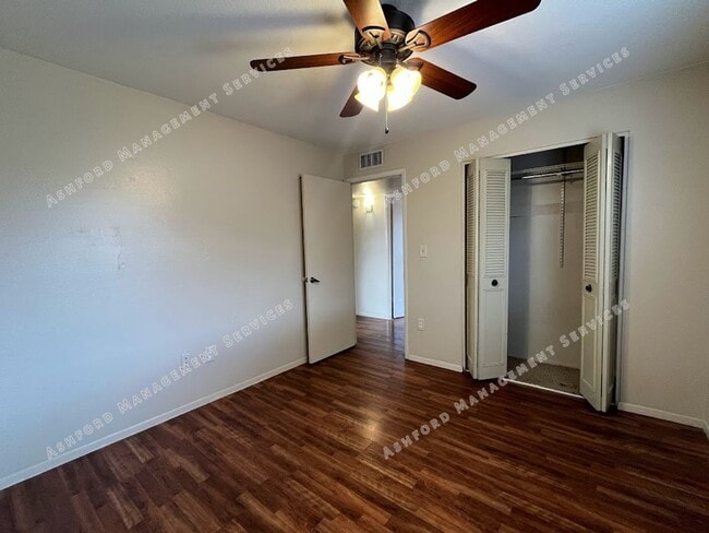 Building Photo - SPACIUS 3 BEDROOM 2 BATHROOM HOME IN GLENDALE FOR RENT