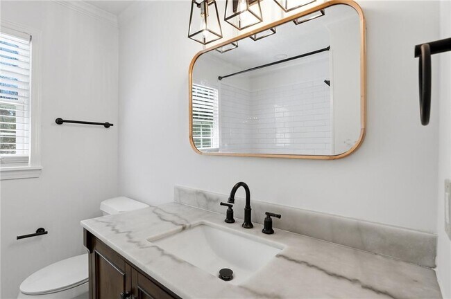 Building Photo - 313 Summit Ridge Dr