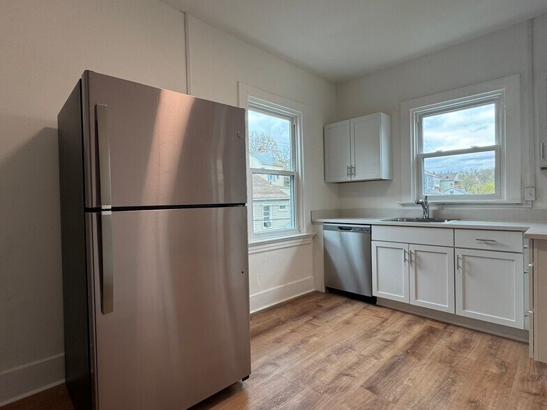 Building Photo - 23 Howard St