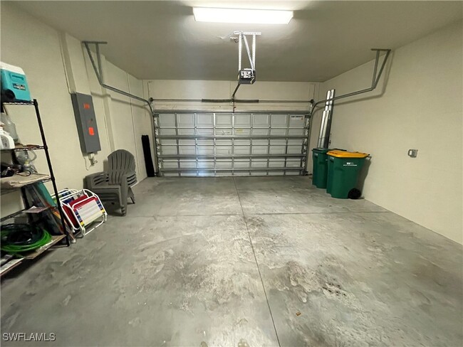 Building Photo - 7631 Jacaranda Ln