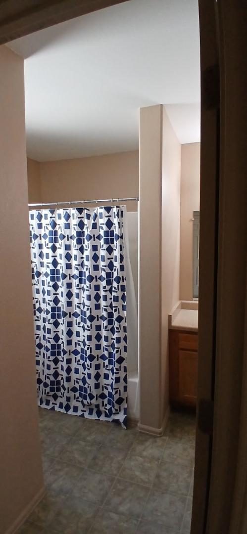 Building Photo - 672 Theresea Ct