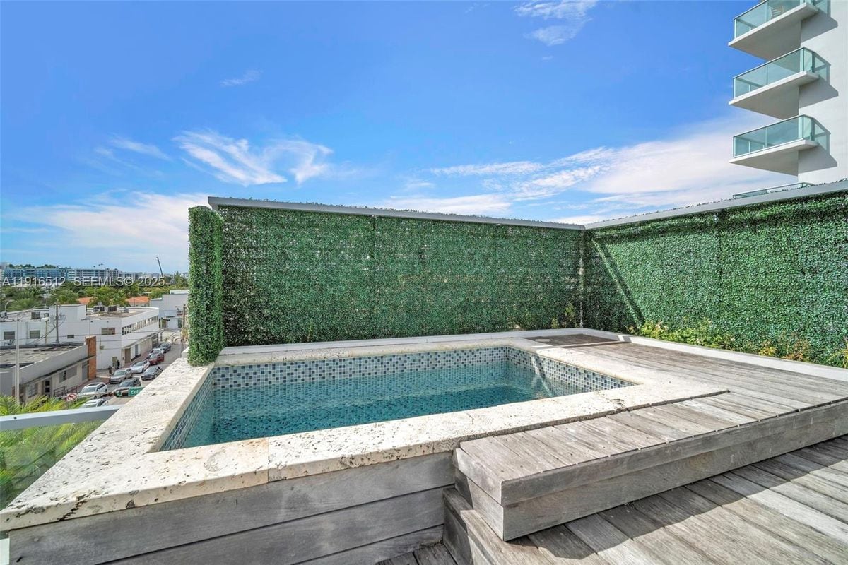 Building Photo - 9501 Collins Ave