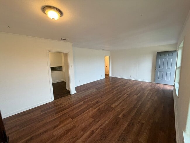 Building Photo - 850 Co Rd 218