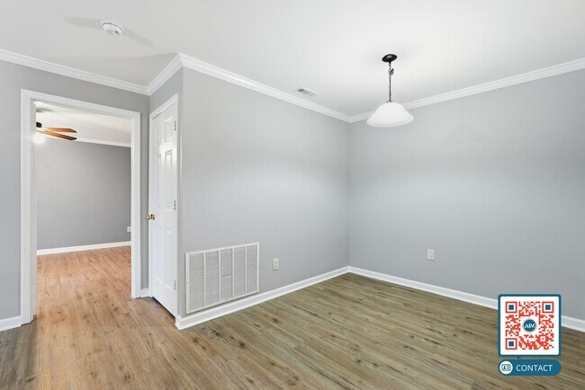 Building Photo - Beautiful Top-Floor Condo in the Heart of Bluffton - $500 Move In Special