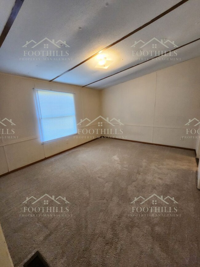 Building Photo - Woodfern Haven: 3-Bed, 2-Bath Mobile Home ...