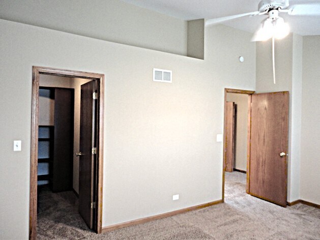 Building Photo - 775 Highview Ct