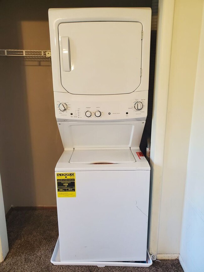 Building Photo - 702-708 E. 72nd