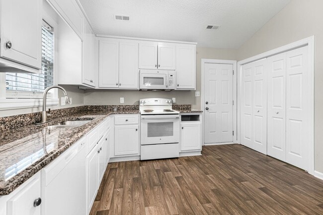 Building Photo - 3419 Pear Tree Court Unit A