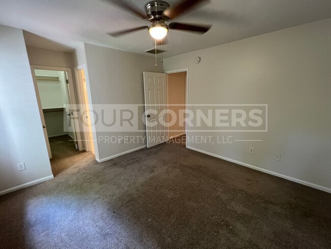 Building Photo - Beautful 2 Bedroom 2.5 Bath Townhouse