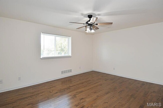 Building Photo - 306 Bright Meadows Dr