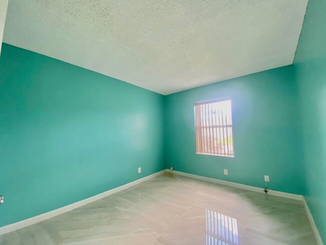 Building Photo - 5314 Blueberry Hill Ave