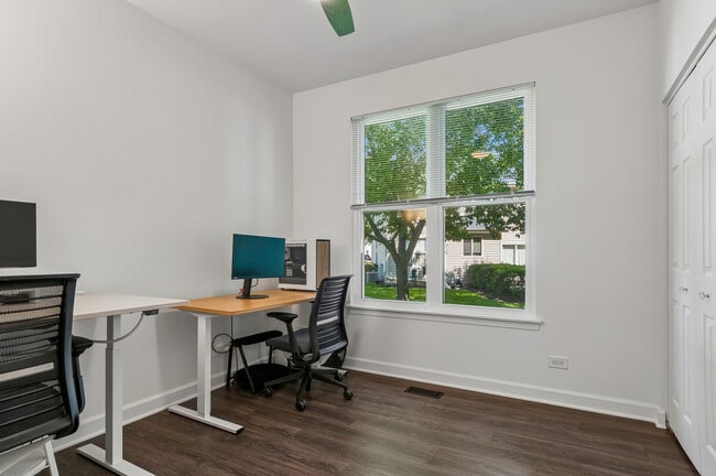 Building Photo - 1329 Amaranth Dr