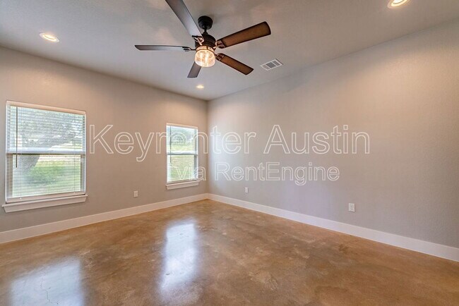 Building Photo - 617 Smarty Jones Ave