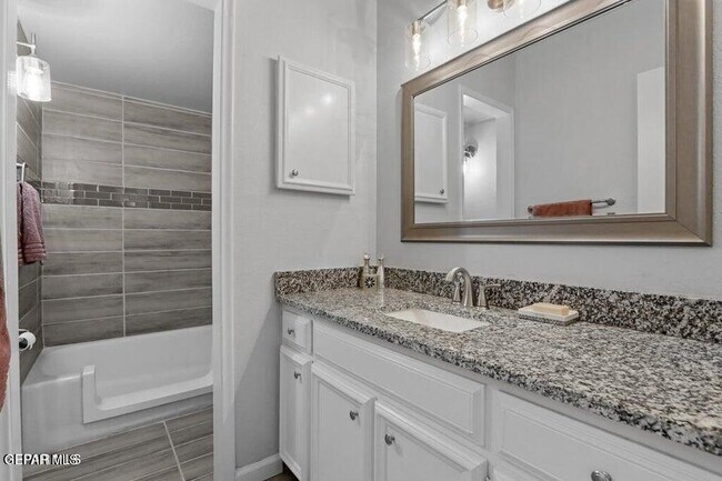 Building Photo - 6700 Escondido Dr
