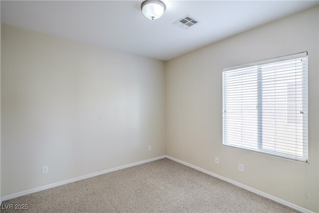 Building Photo - 2464 Sturrock Dr