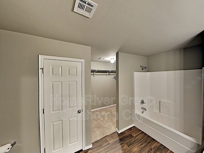 Building Photo - 2416 Canyon Creek Dr