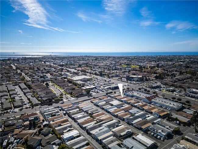 Building Photo - 16444 Bolsa Chica St