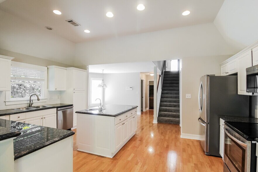 Building Photo - 655 Timber Ives Dr