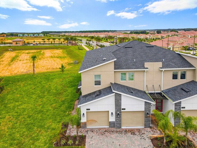 Building Photo - 1520 Oasis Club Blvd