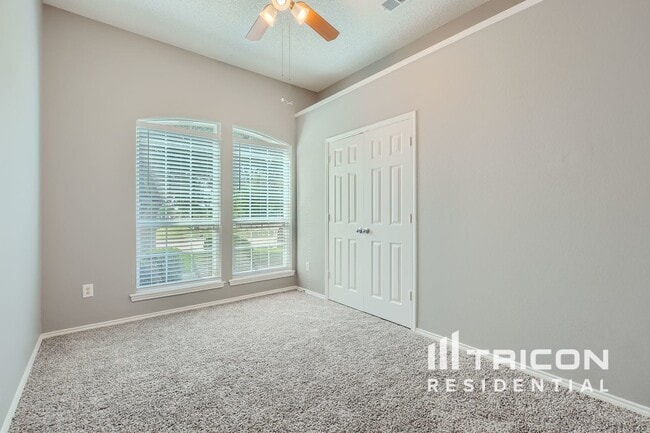 Building Photo - 115 Mulberry Ln