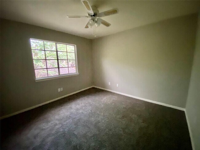 Building Photo - 14535 Circlewood Way