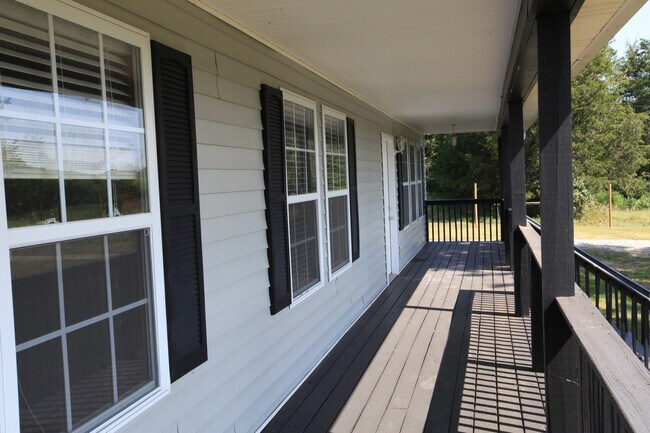 Building Photo - 1042 Murray-Kittrell Rd
