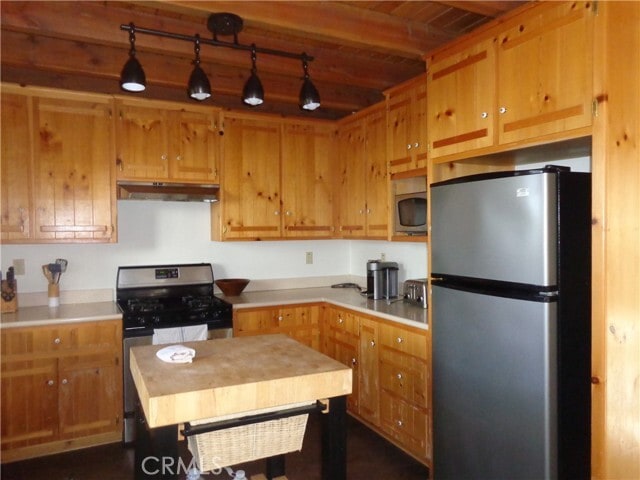 Building Photo - 24071 Fern Glen Rd