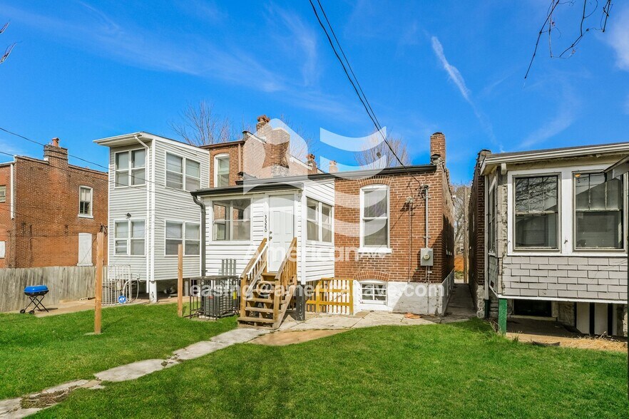 Building Photo - 3320 Itaska St