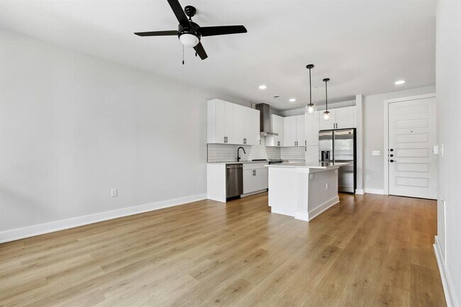 Building Photo - 3101 Govalle Ave
