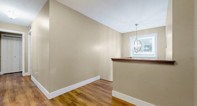 Building Photo - 324 Spruce St